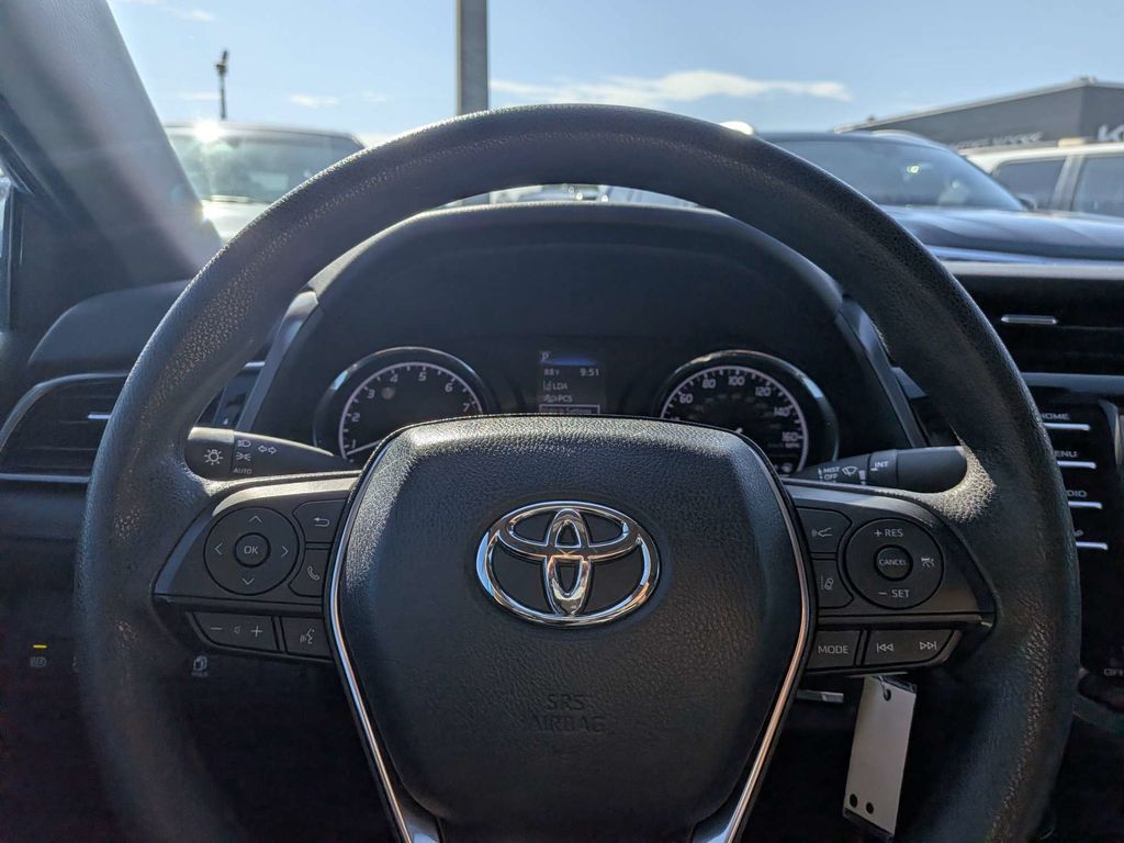 2019 Toyota Camry LE - Photo 20