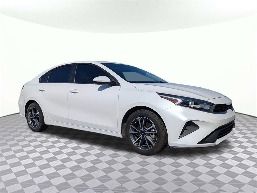 2023 Kia Forte LXS's photo