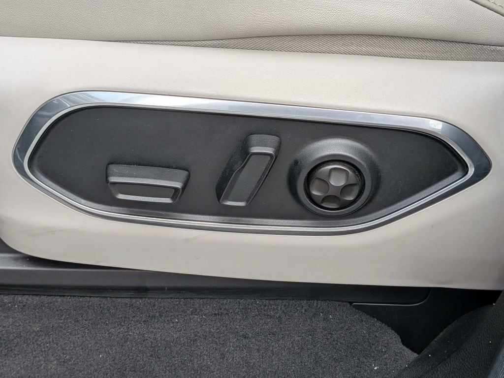 2022 Jeep Wagoneer Series III - Photo 18