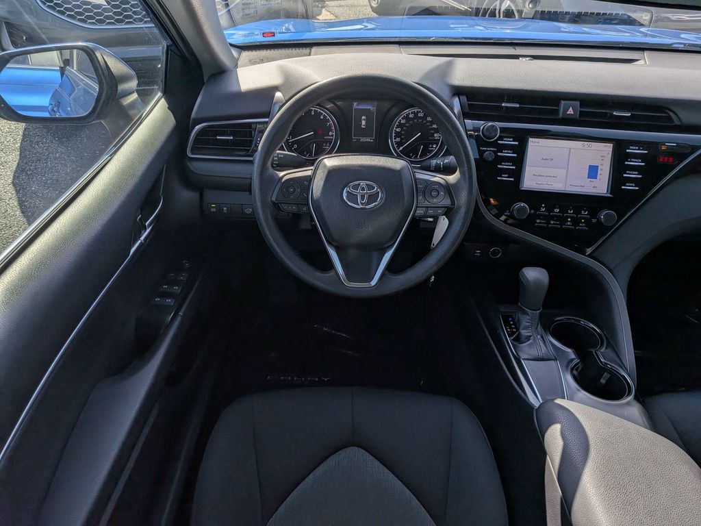 2019 Toyota Camry LE - Photo 14