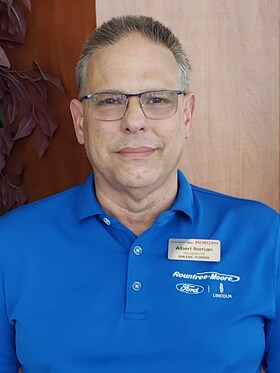 Staff member Albert Roman from ID_70723ffa4d36