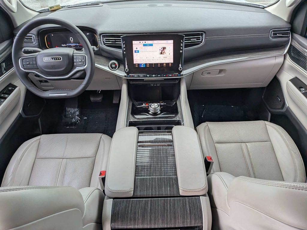 2022 Jeep Wagoneer Series III - Photo 14