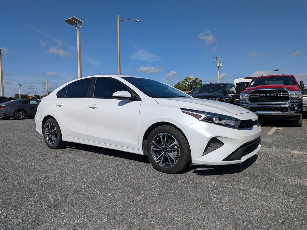 2023 Kia Forte LXS's photo