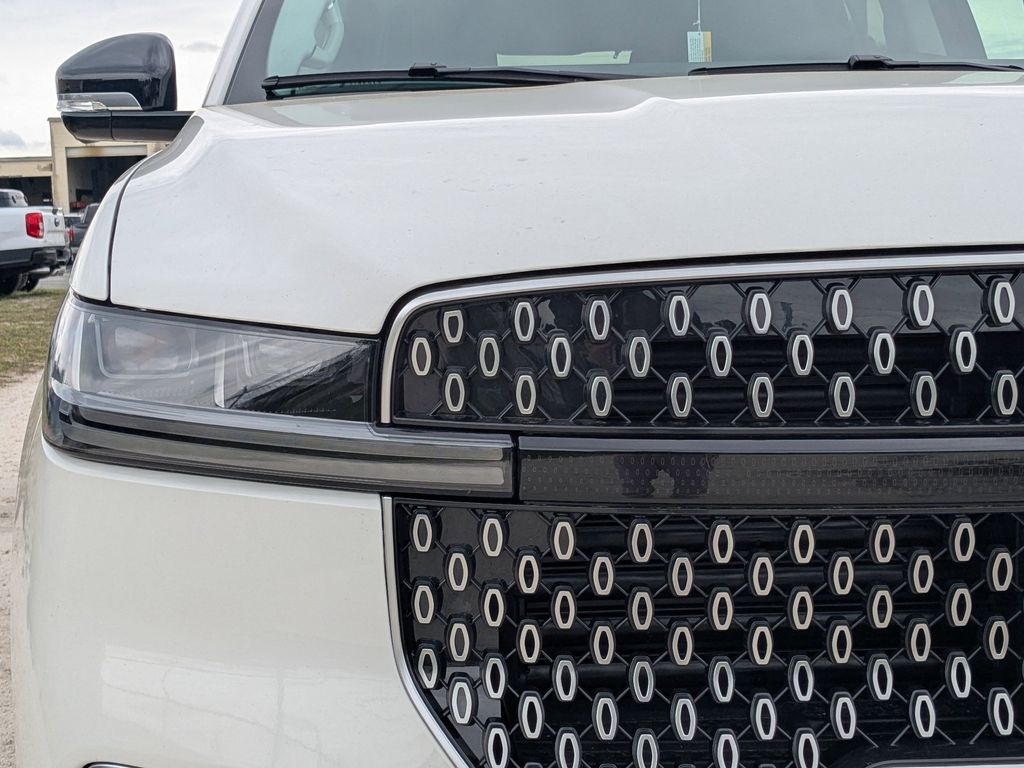 2026 Lincoln Navigator Premiere - Photo 9