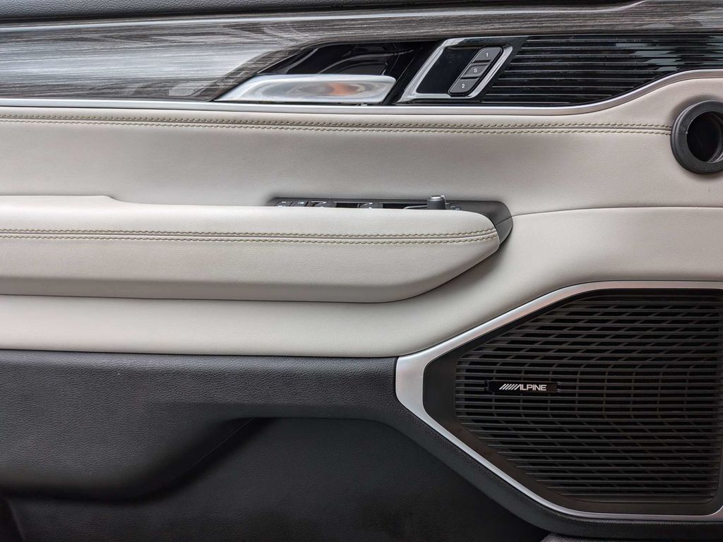 2022 Jeep Wagoneer Series III - Photo 23