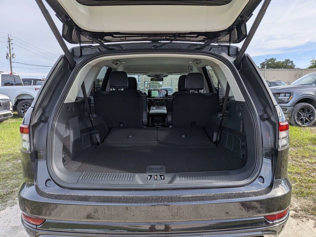 2026 Lincoln Aviator Premiere - Photo 11