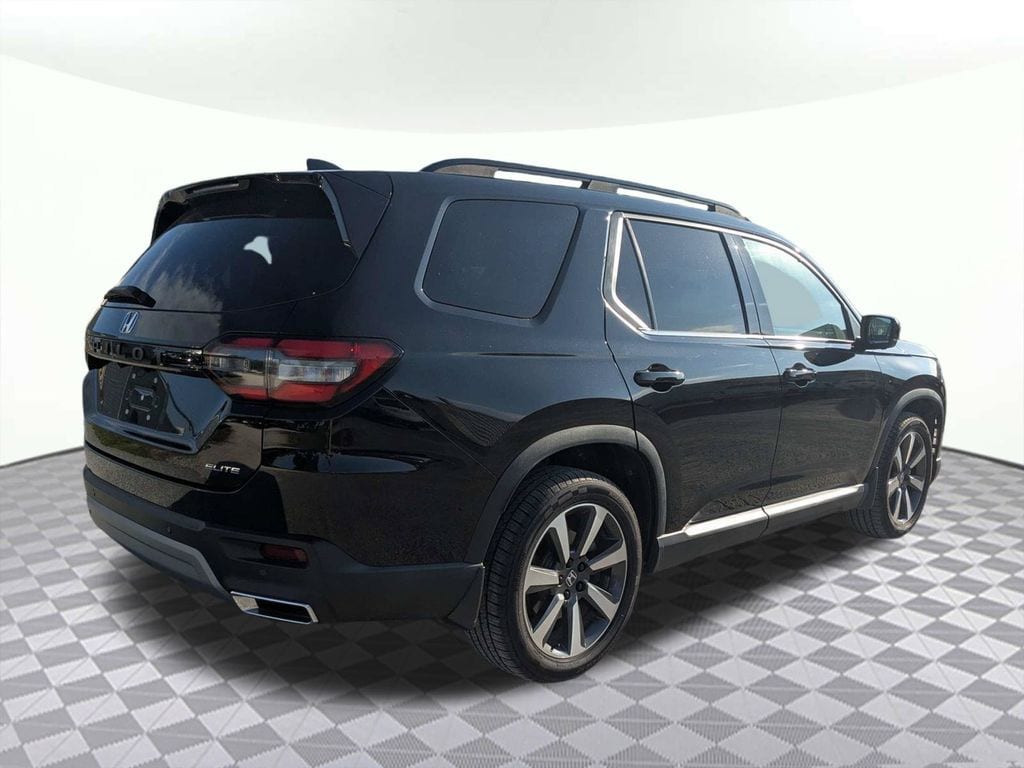 Used 2023 Honda Pilot Elite SUV
