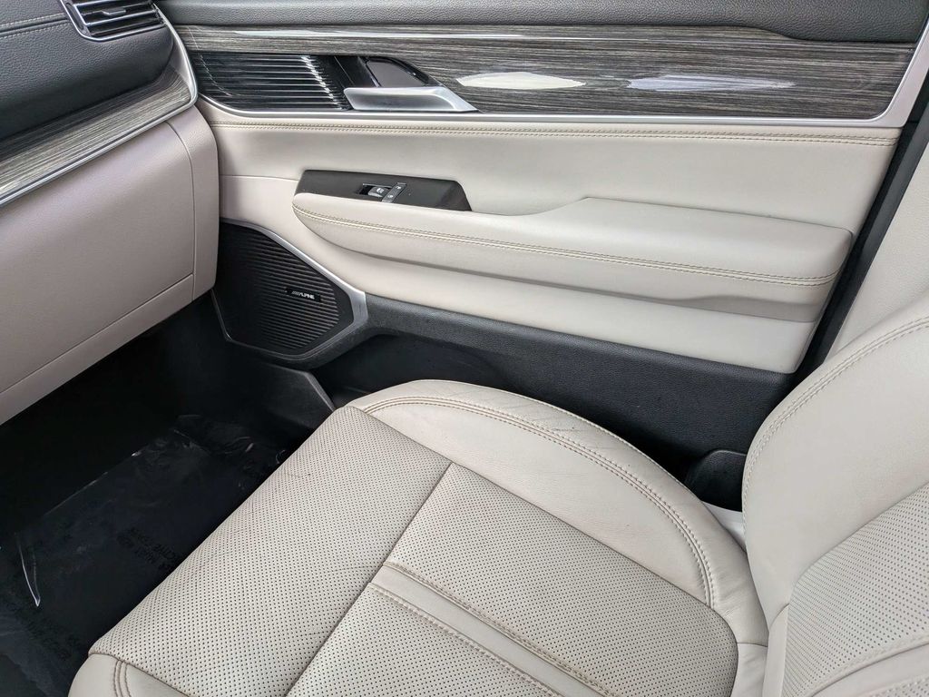2022 Jeep Wagoneer Series III - Photo 16