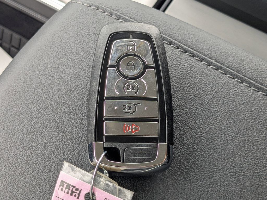 2026 Lincoln Navigator Premiere - Photo 32