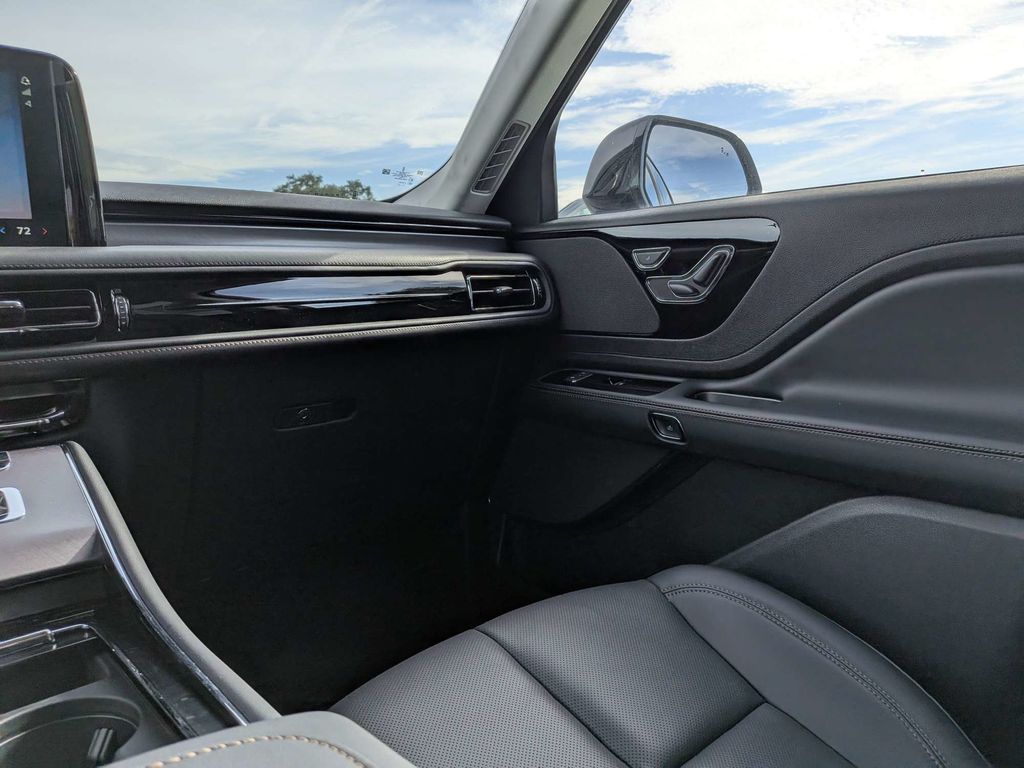2026 Lincoln Aviator Premiere - Photo 16