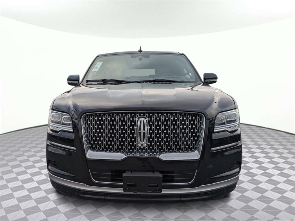 Used 2022 Lincoln Navigator Reserve with VIN 5LMJJ2LT1NEL01947 for sale in Lake City, FL