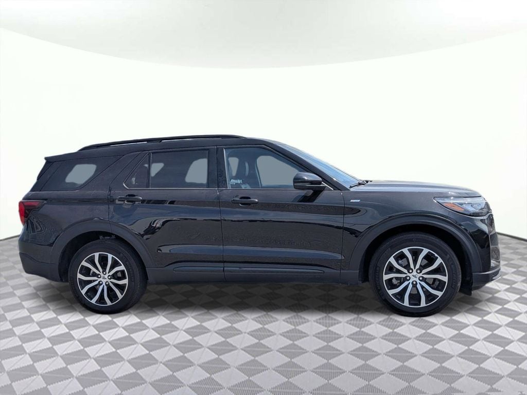Used 2025 Ford Explorer ST-Line SUV