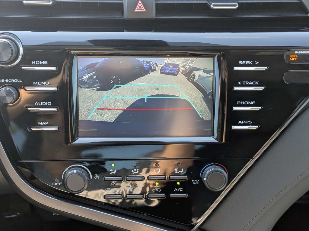 2019 Toyota Camry LE - Photo 27