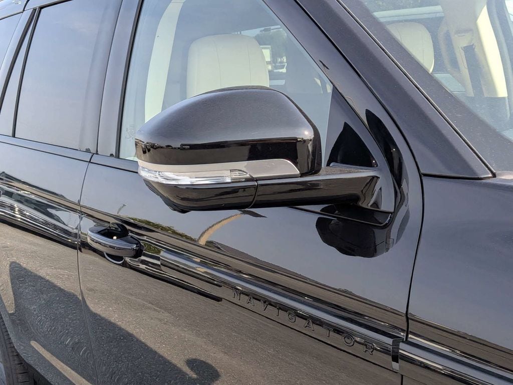 2027 Lincoln Navigator Reserve - Photo 10