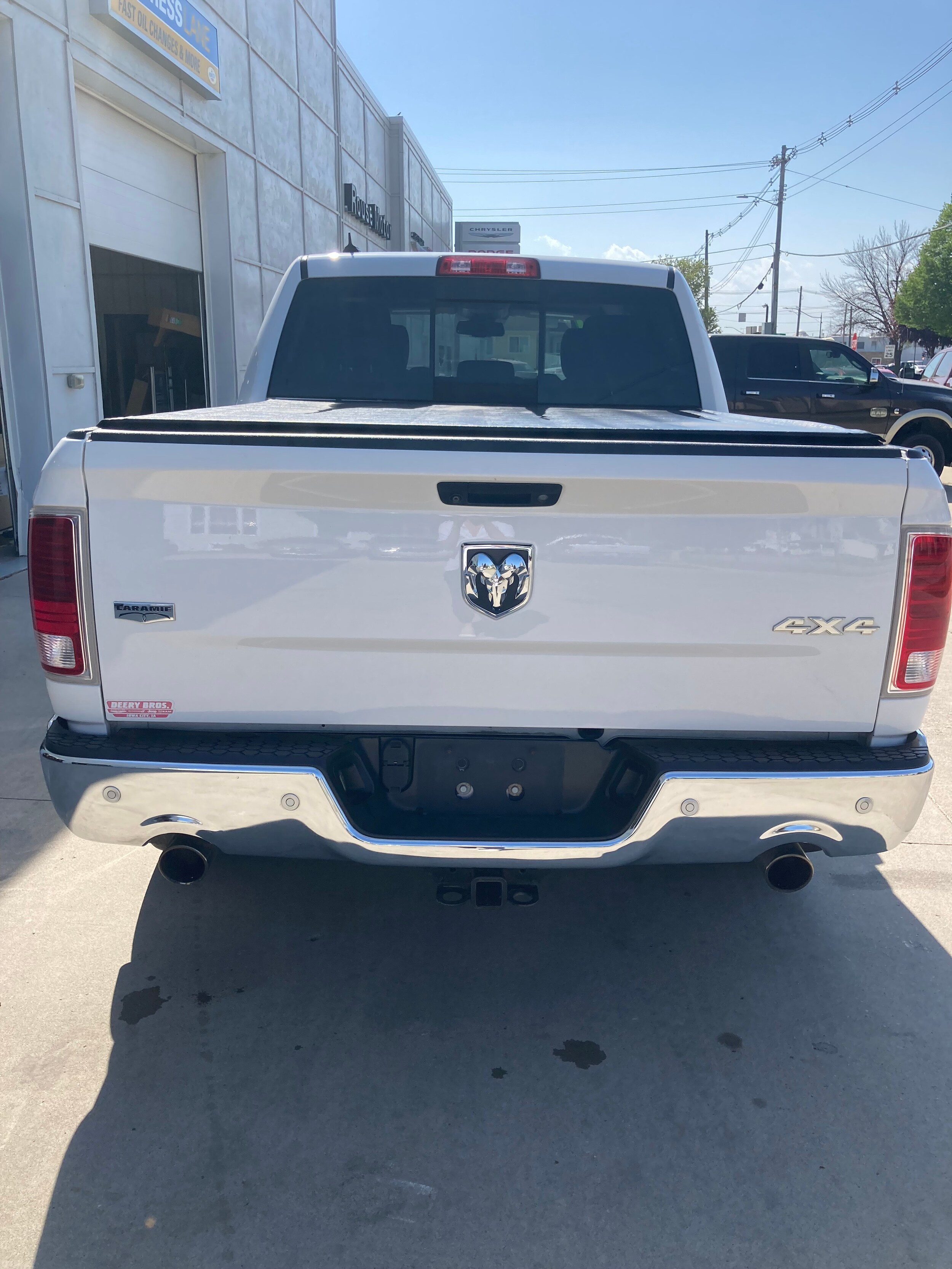 2017 Ram 1500 Laramie photo 3