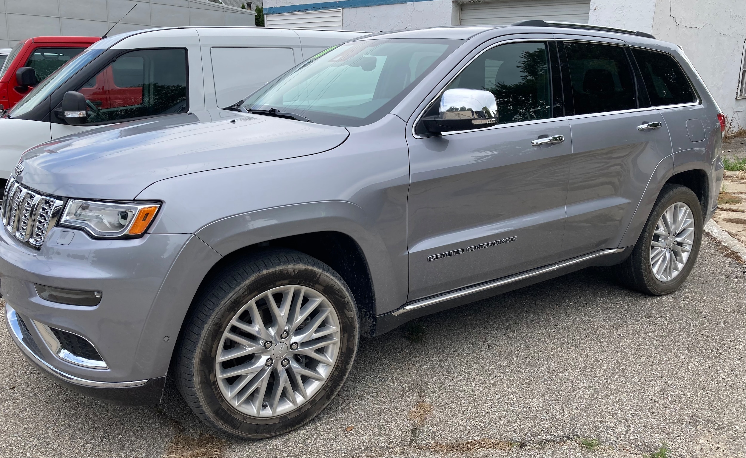 Certified 2018 Jeep Grand Cherokee Summit with VIN 1C4RJFJG5JC183463 for sale in Grundy Center, IA