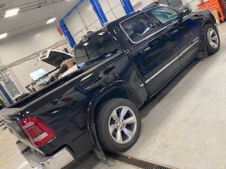 Used 2022 RAM Ram 1500 Pickup Limited with VIN 1C6SRFHT7NN266603 for sale in Grundy Center, IA