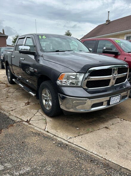 2016 Ram 1500 SLT Truck Crew Cab