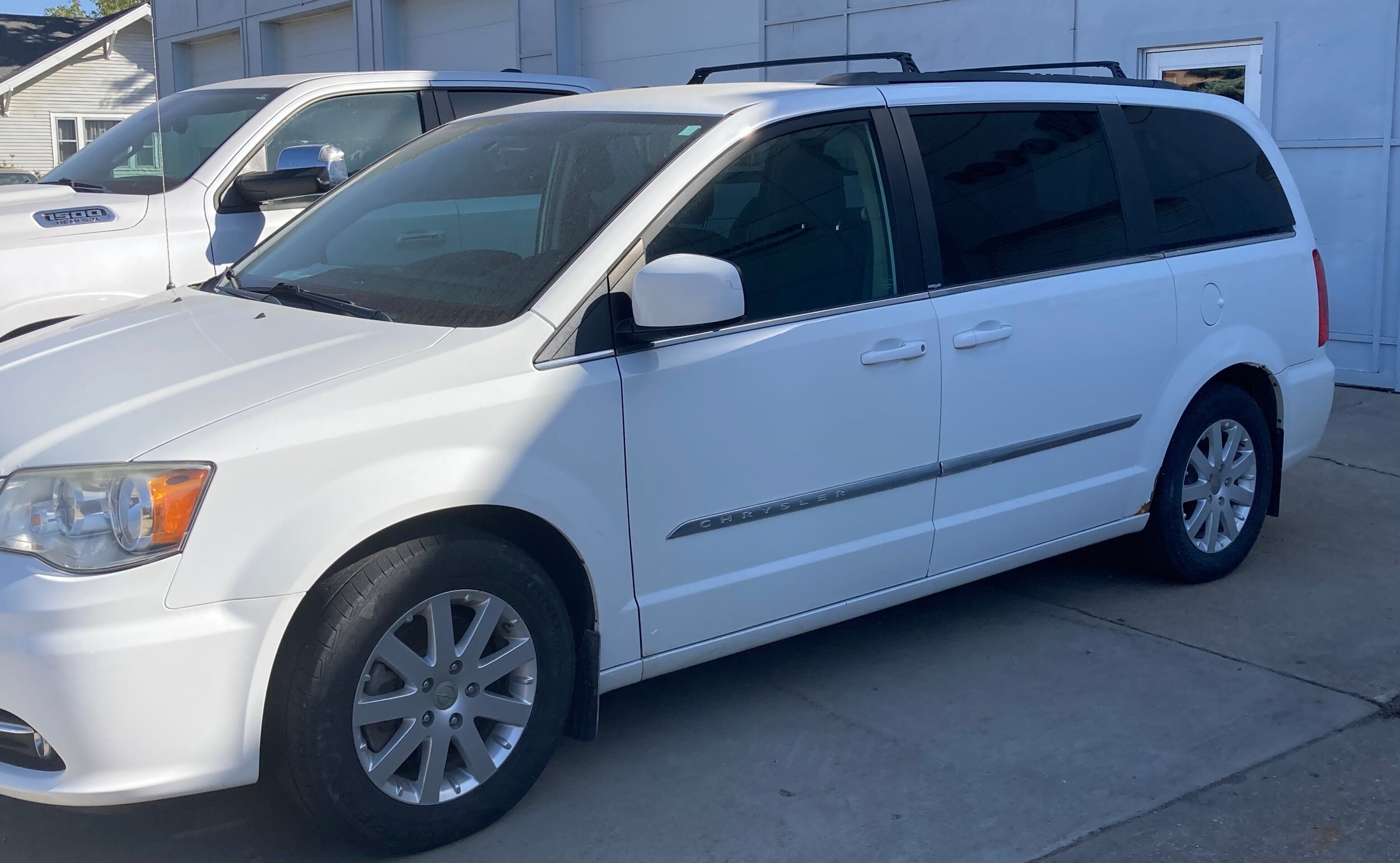 Used 2013 Chrysler Town & Country Touring with VIN 2C4RC1BG1DR815592 for sale in Grundy Center, IA