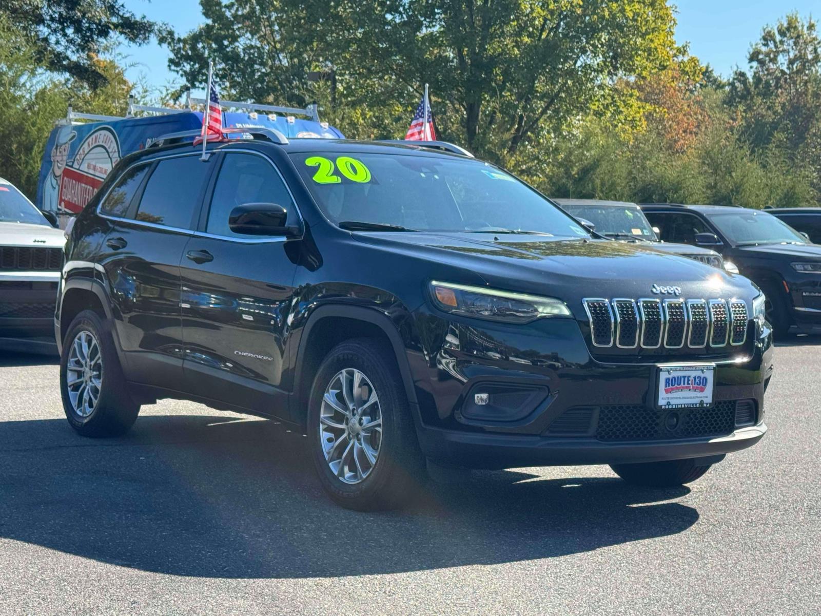 2020 Jeep Cherokee Lux photo 2