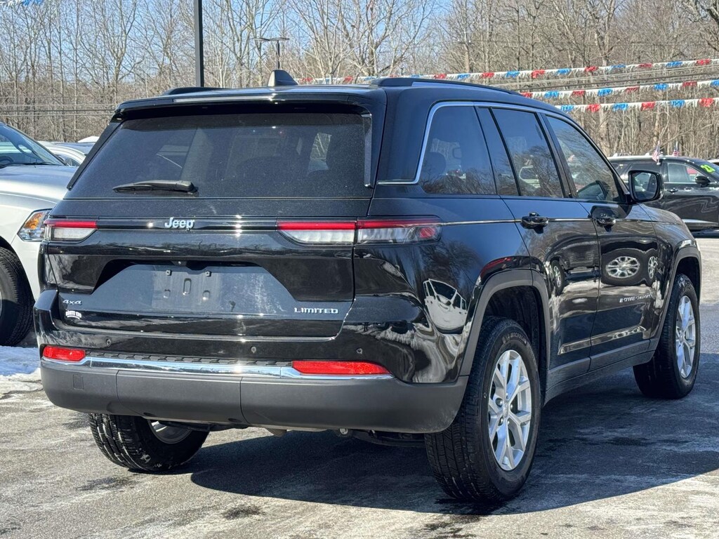 Used 2023 Jeep Grand Cherokee Limited 4x4 SUV