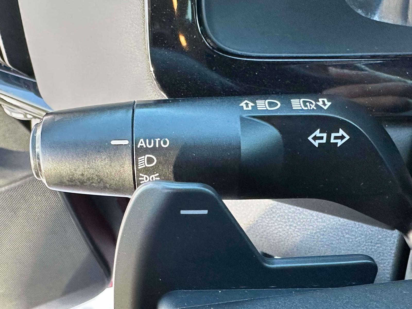 2023 Nissan Pathfinder SV - Photo 21