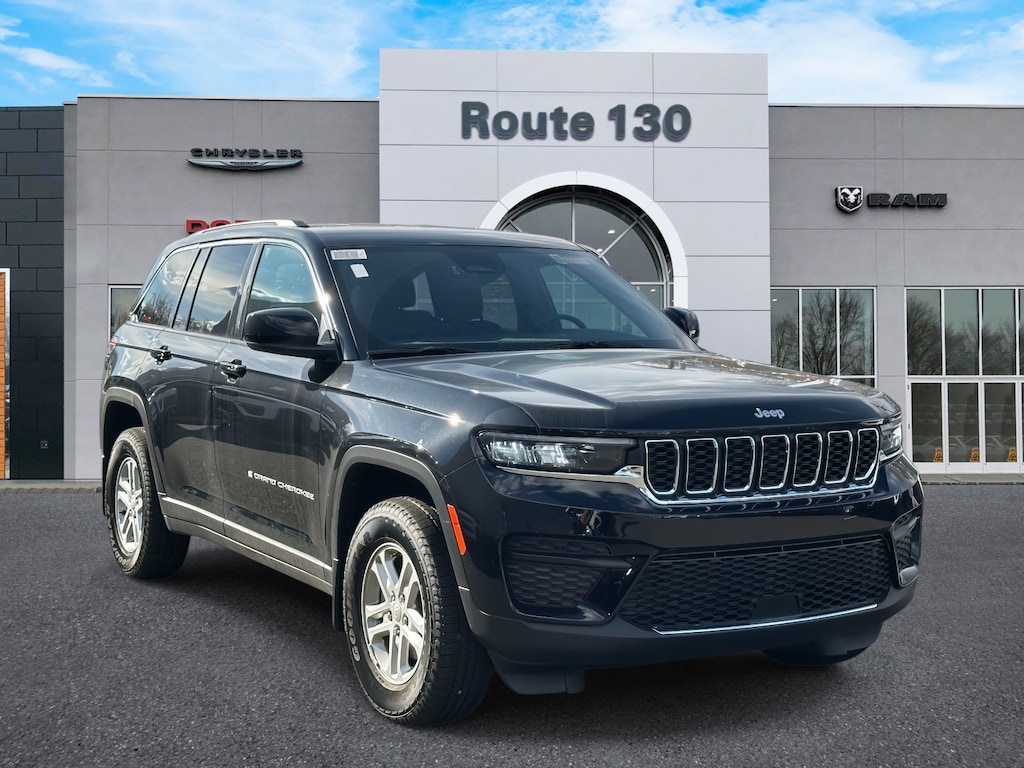 New 2025 Jeep Grand Cherokee LAREDO 4X4 Sport Utility