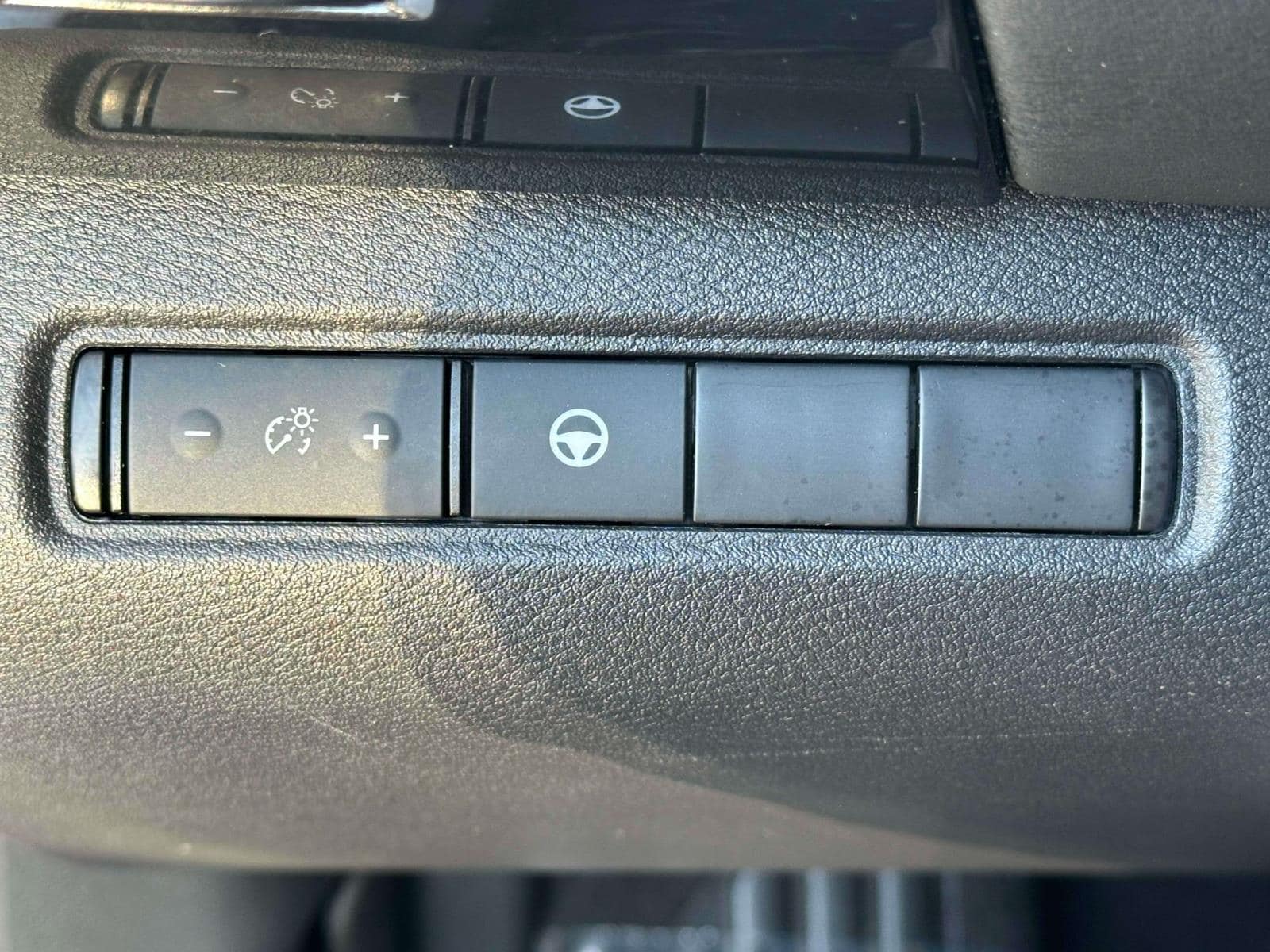 2023 Nissan Pathfinder SV - Photo 17
