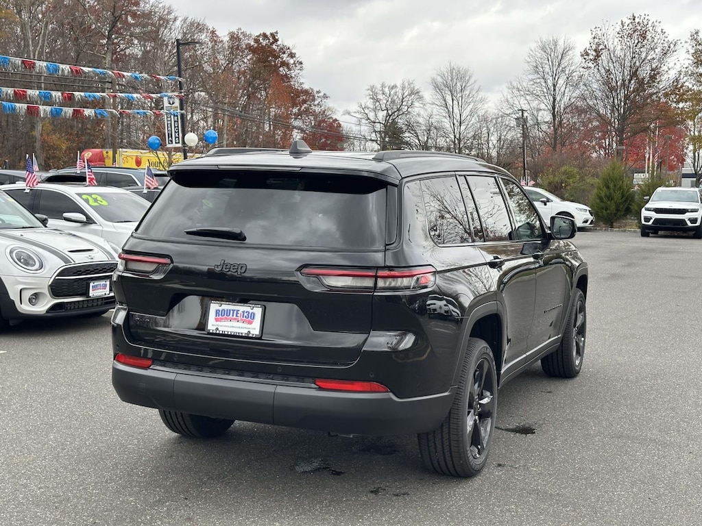 New 2025 Jeep Grand Cherokee L ALTITUDE X 4X4 Sport Utility