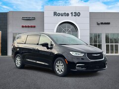2026 Chrysler Pacifica SELECT Passenger Van