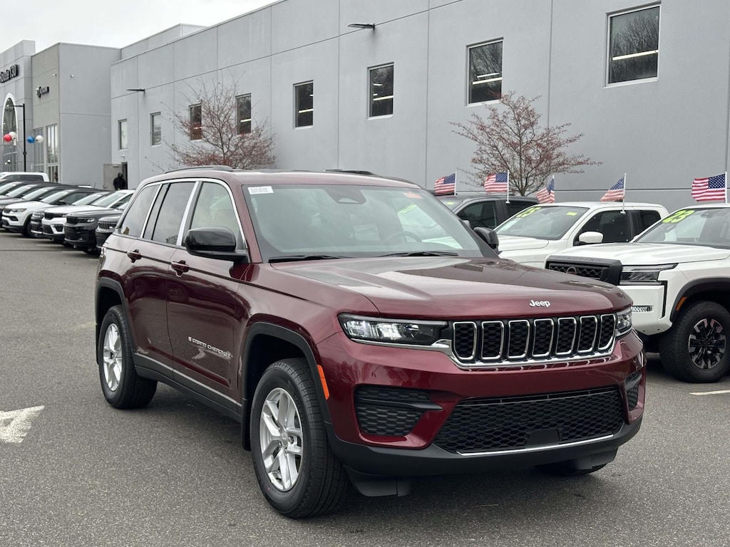 New 2025 Jeep Grand Cherokee LAREDO X 4X4 Sport Utility