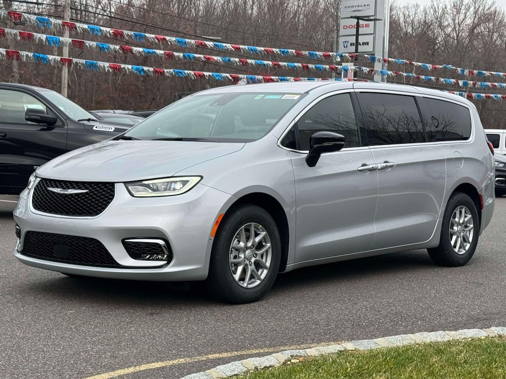 New 2026 Chrysler Pacifica SELECT Passenger Van