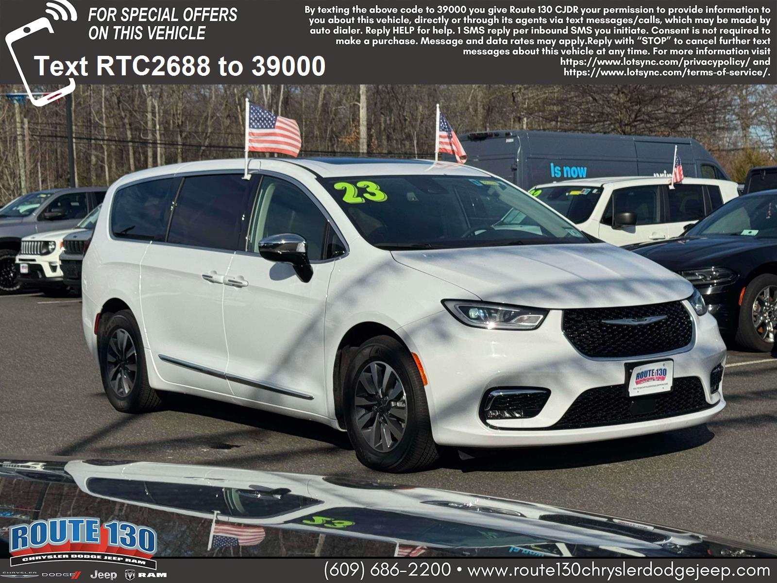 2023 Chrysler Pacifica Hybrid Limited's photo