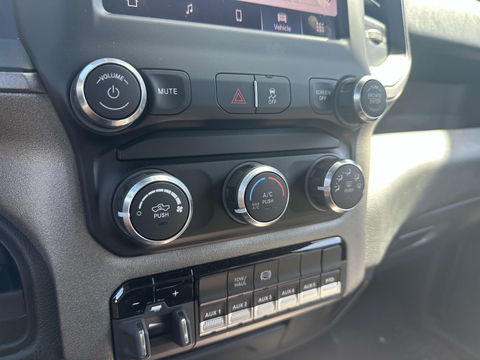 2022 Ram 2500 Tradesman photo 2