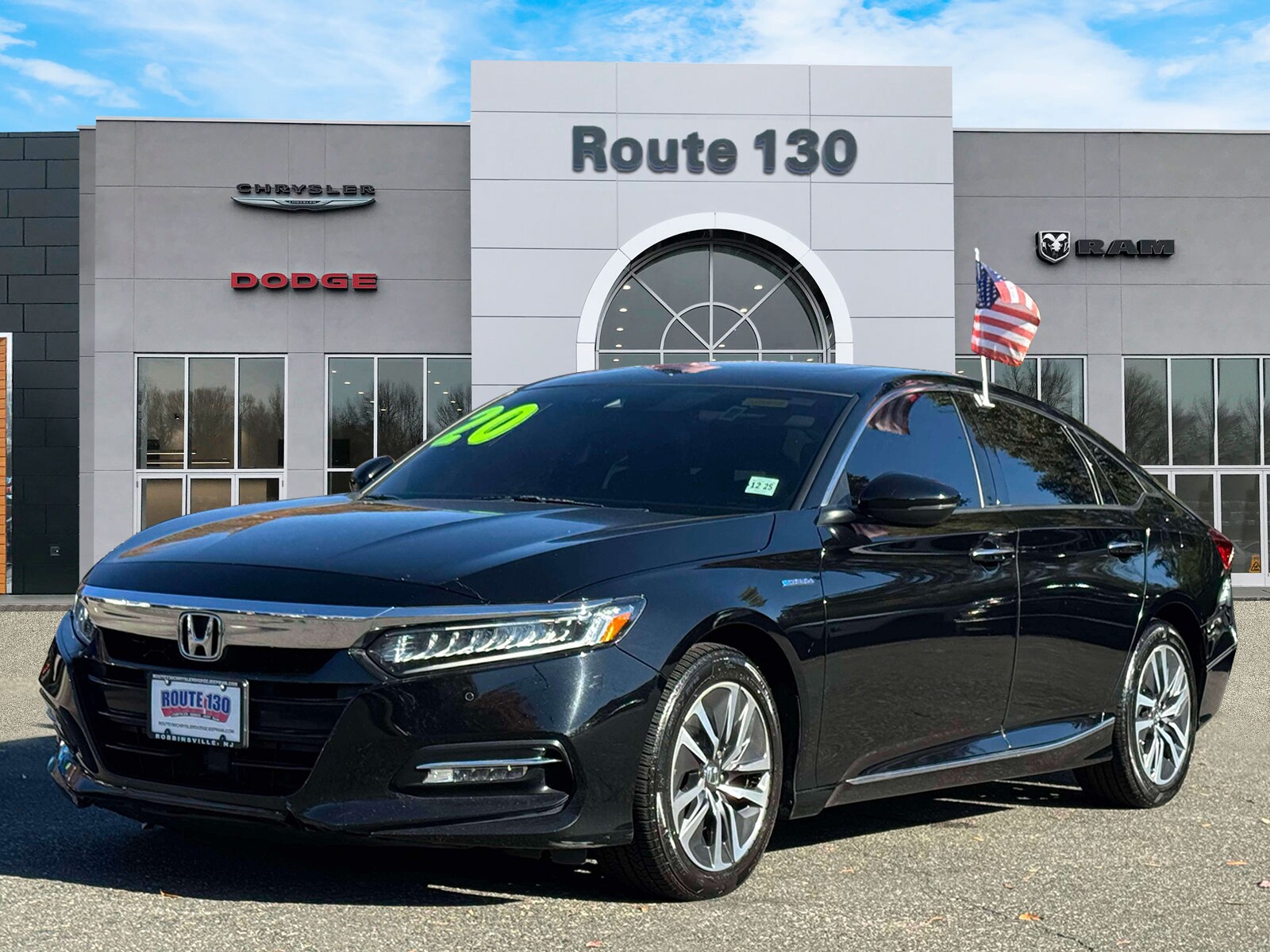 2020 Honda Accord Hybrid Touring photo 2