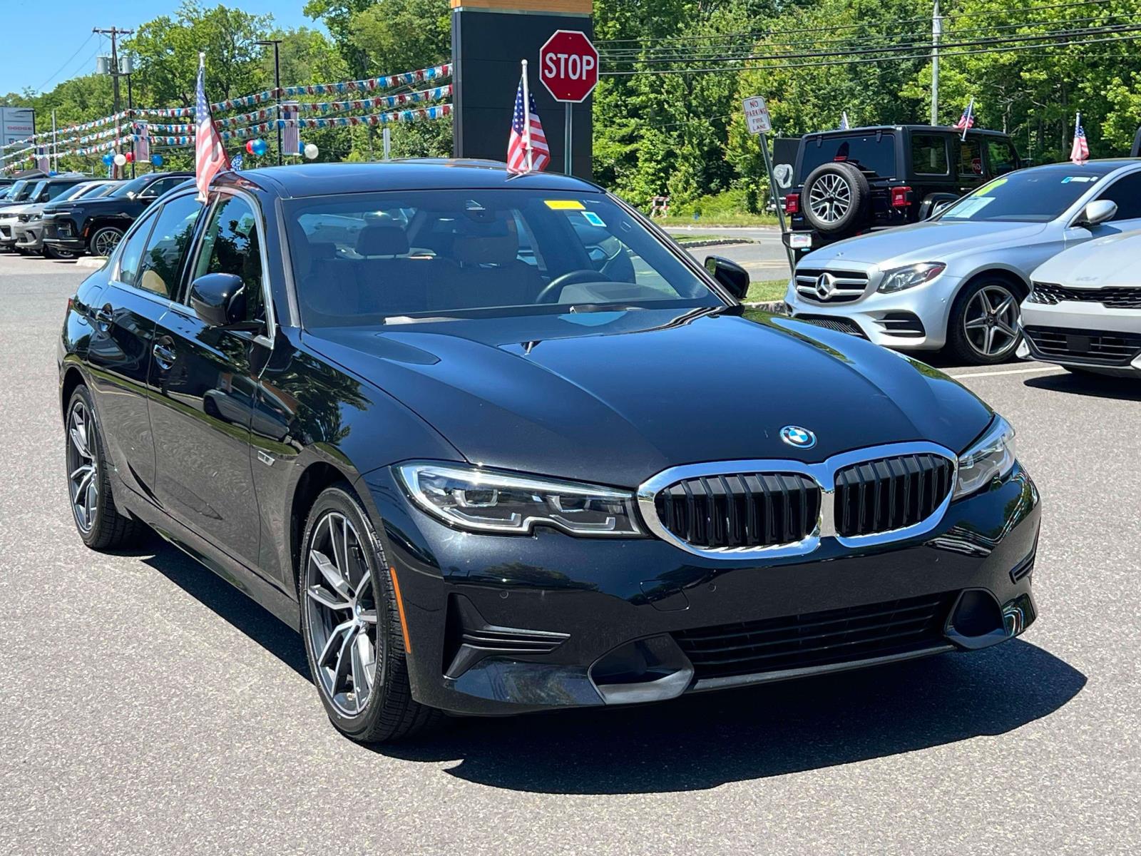 2022 BMW 3 Series 330e xDrive Sedan's photo