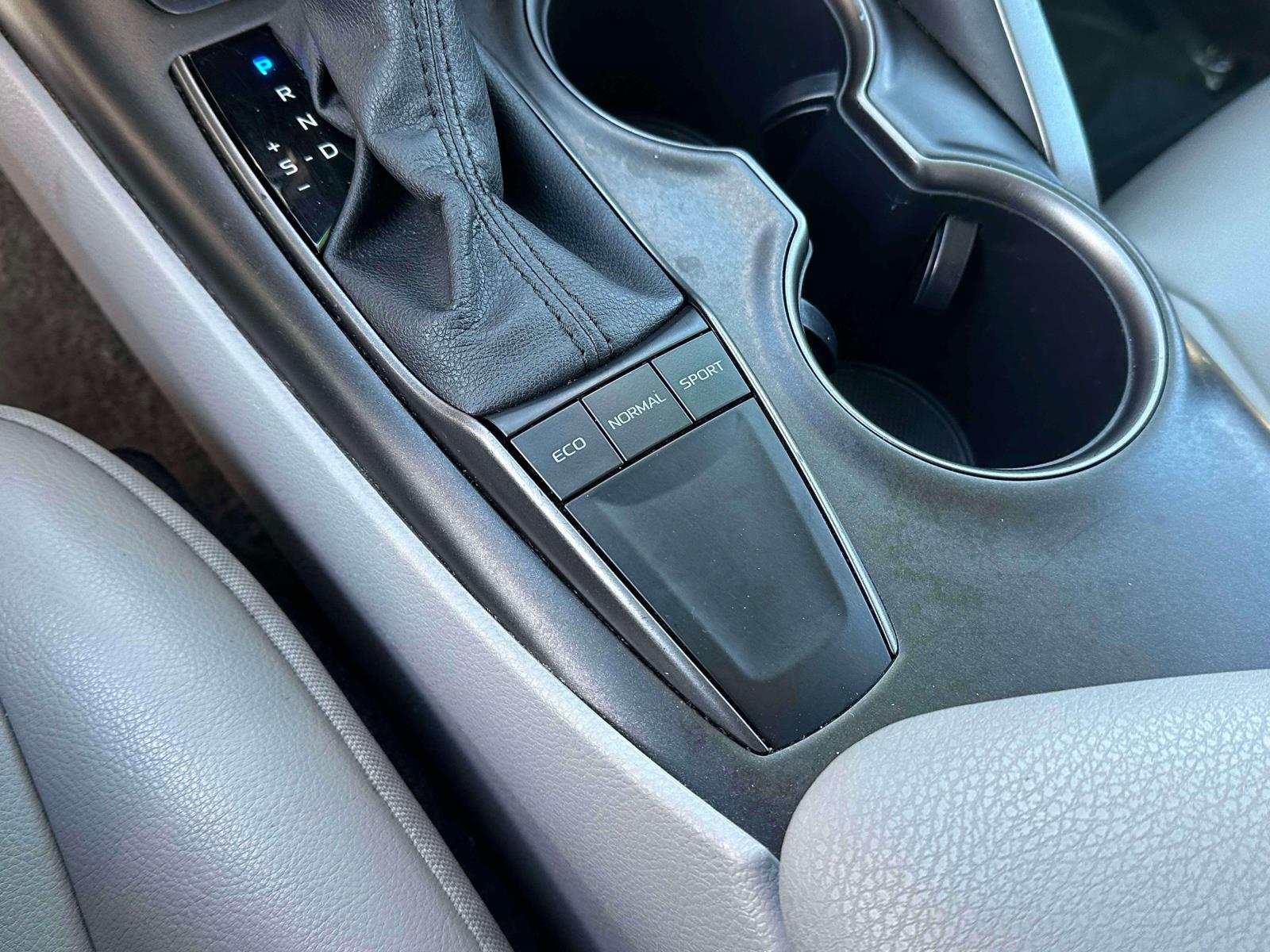 2024 Toyota Camry SE - Photo 29