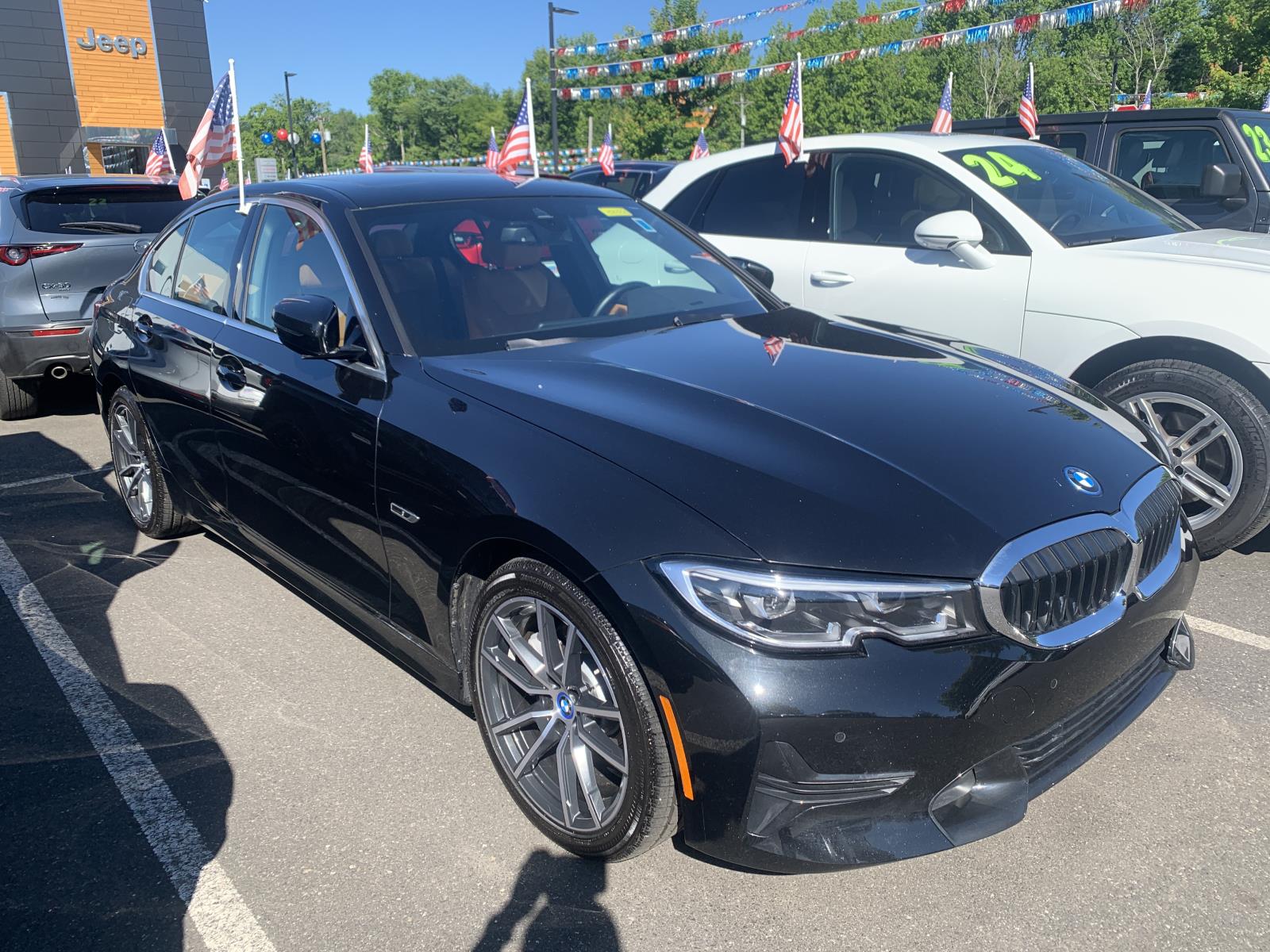 2022 BMW 3 Series 330e xDrive Sedan's photo