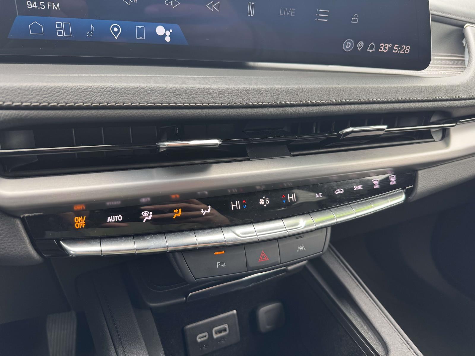 2025 Cadillac XT4 Premium Luxury - Photo 15