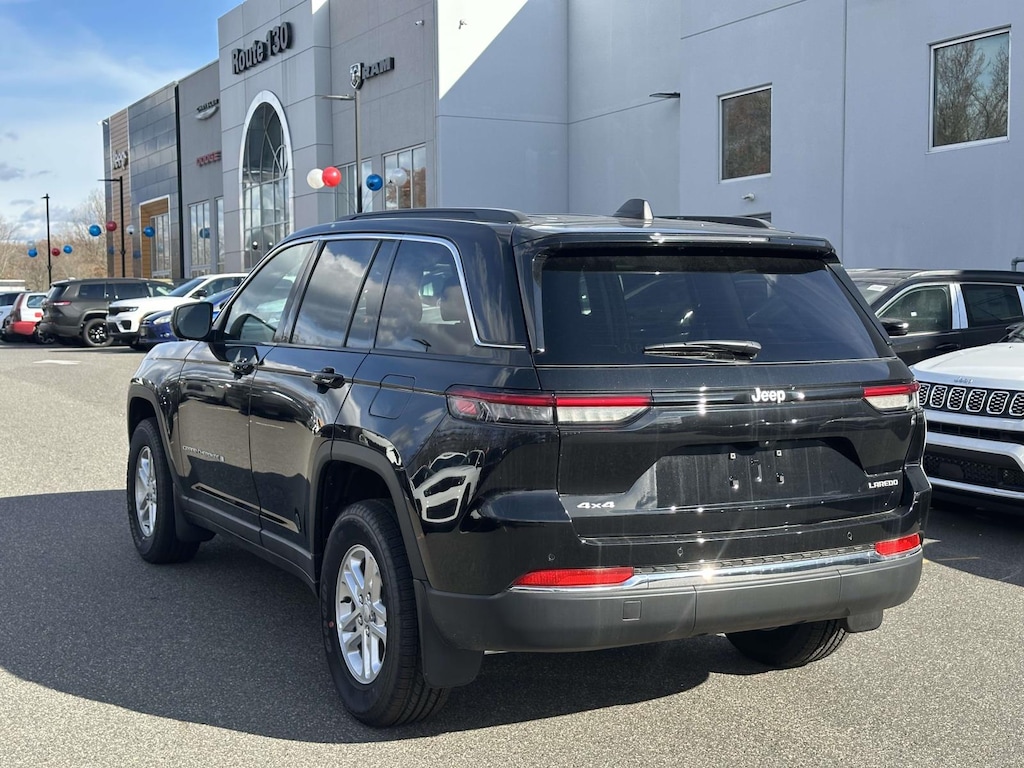New 2025 Jeep Grand Cherokee LAREDO 4X4 Sport Utility