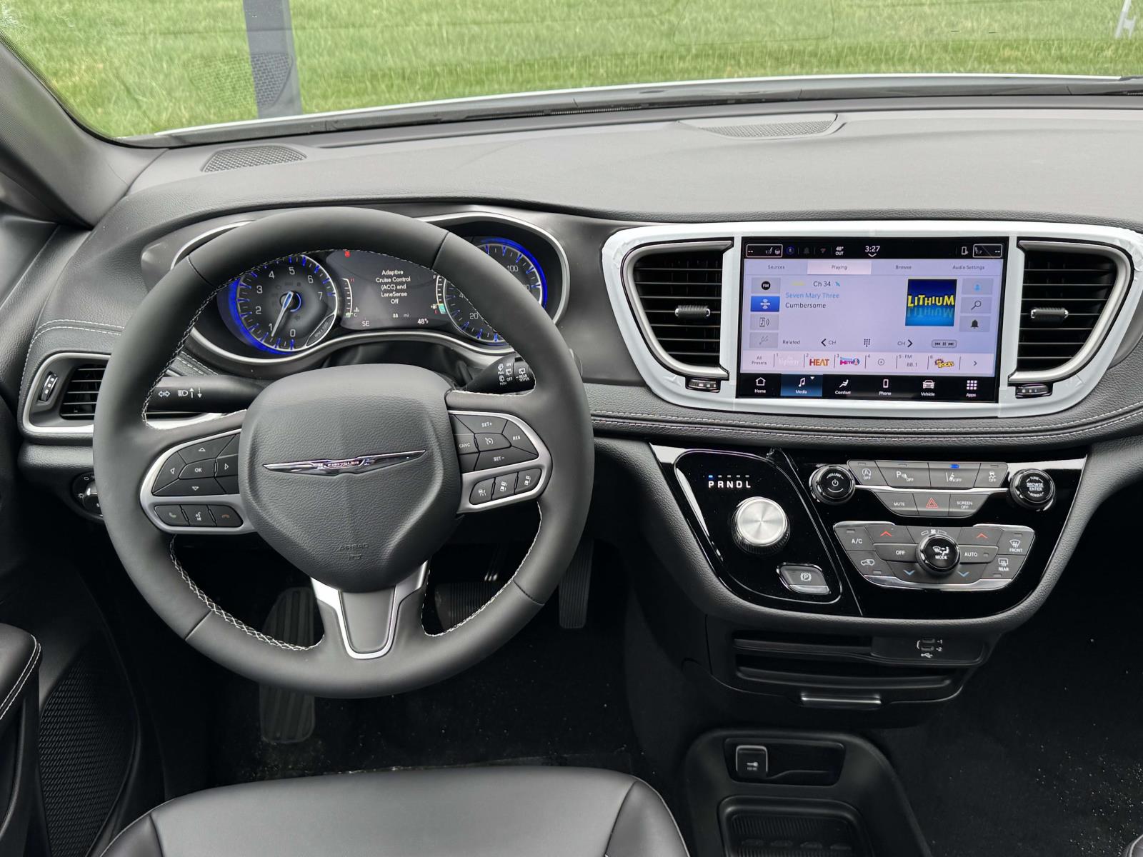 2026 Chrysler Pacifica Select - Photo 30