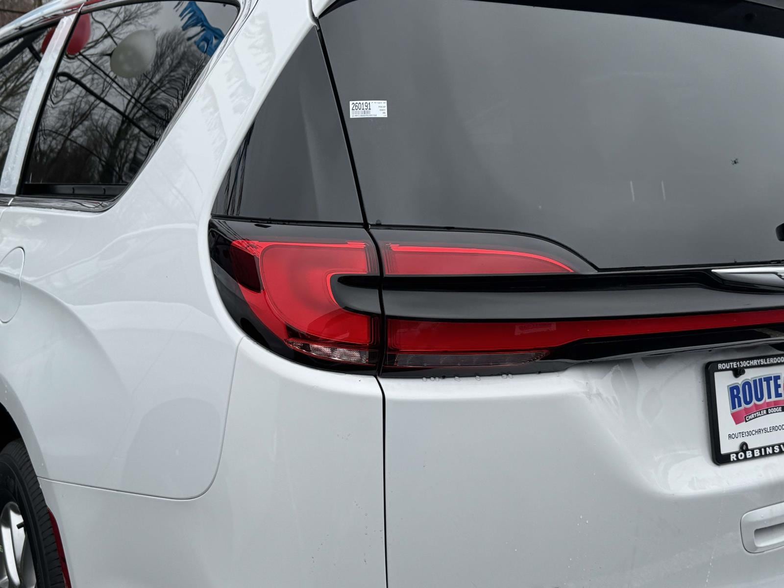 2026 Chrysler Pacifica Select - Photo 7