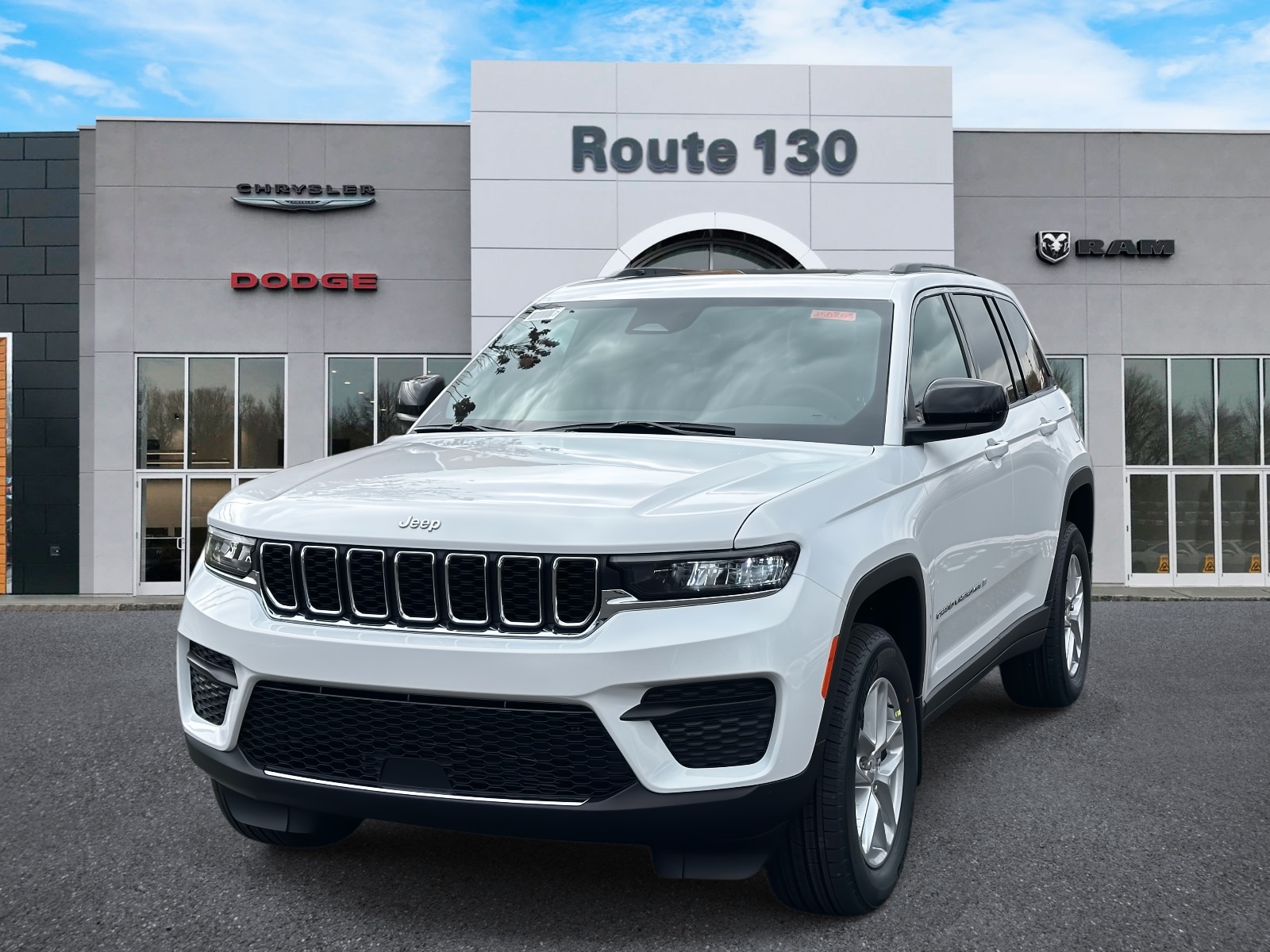 2025 Jeep Grand Cherokee Laredo's photo
