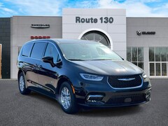 2026 Chrysler Pacifica SELECT Passenger Van