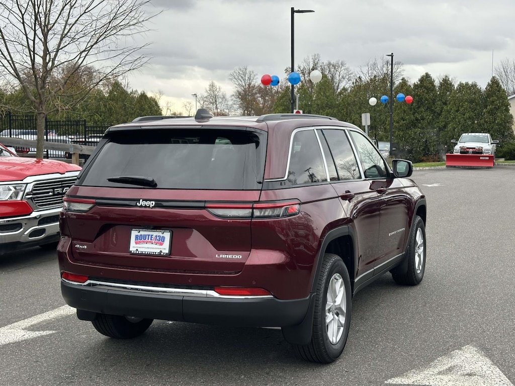 New 2025 Jeep Grand Cherokee LAREDO X 4X4 Sport Utility