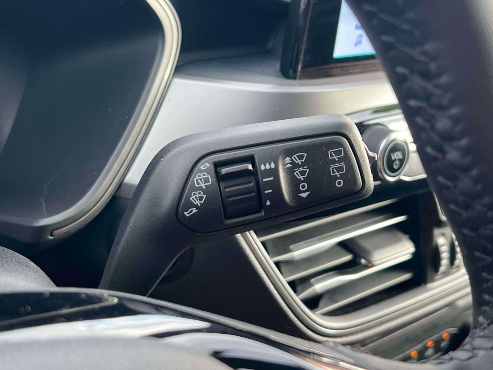 2025 Ford Escape Active - Photo 17