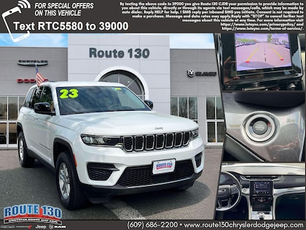 2023 Jeep Grand Cherokee Laredo 4x4 SUV