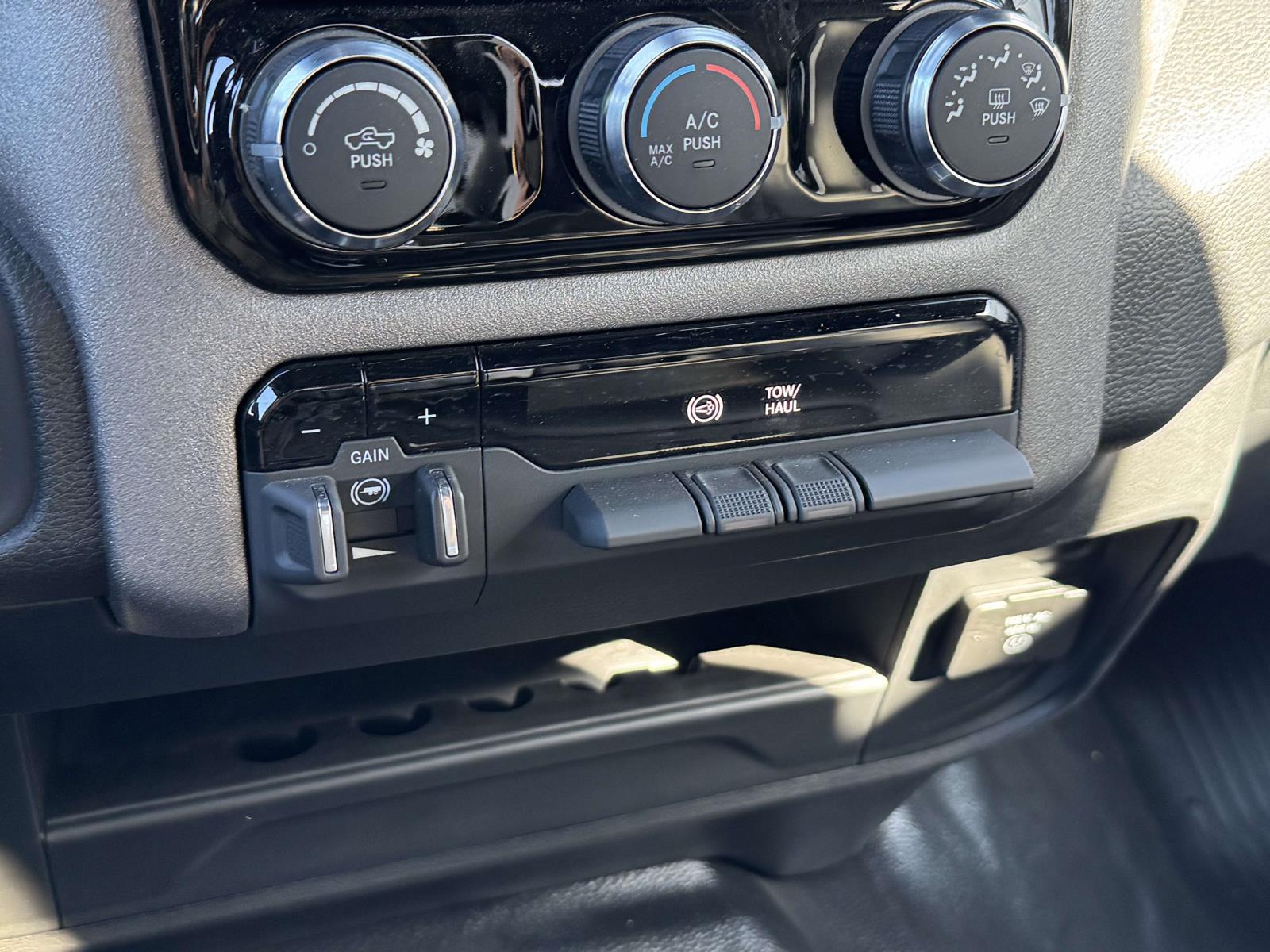 2025 RAM 2500 Tradesman - Photo 14