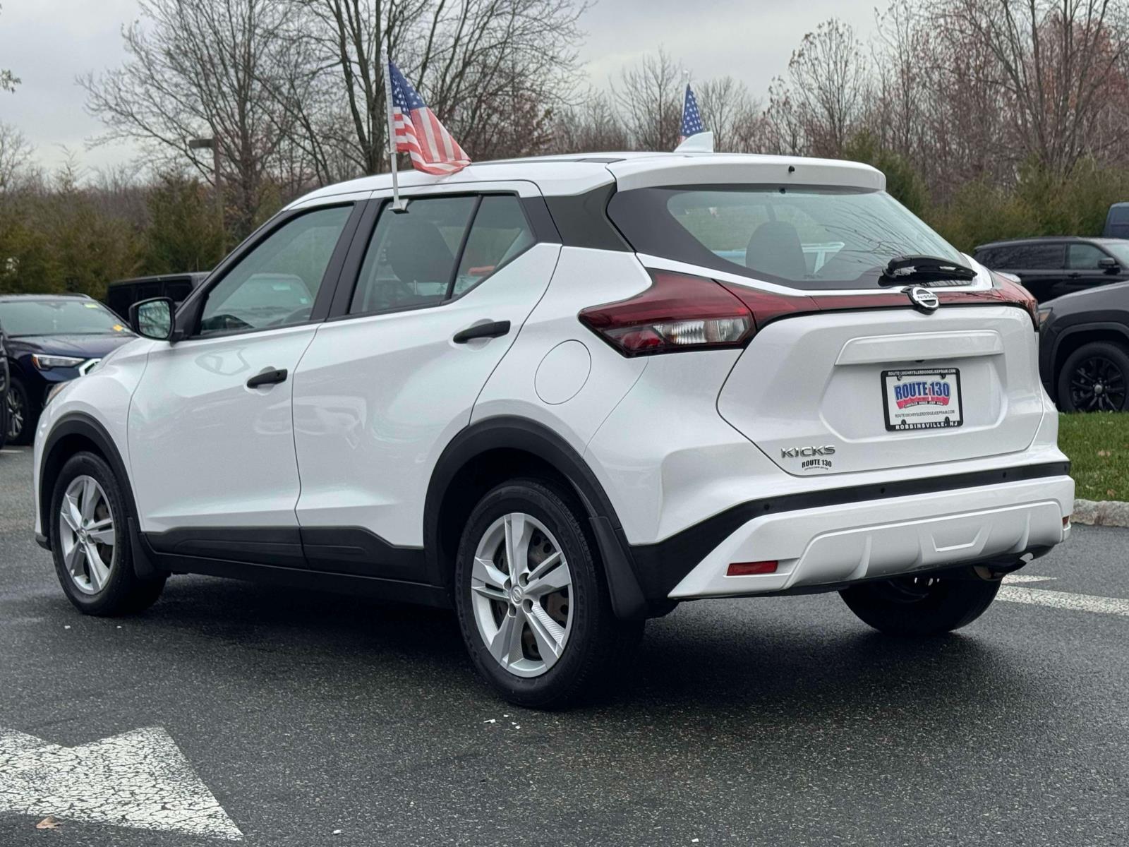 2021 Nissan Kicks S photo 3