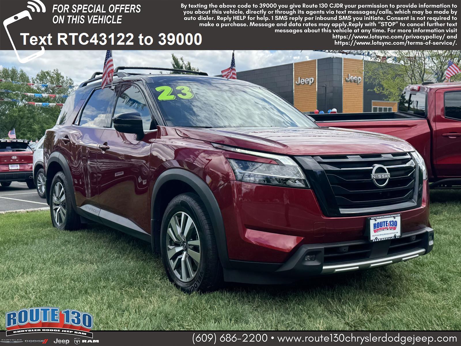2023 Nissan Pathfinder SL 4WD's photo
